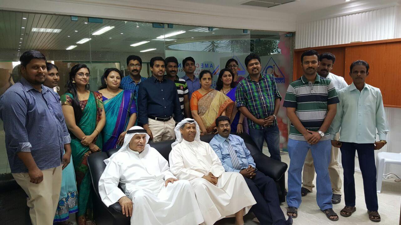 Kuwait-office-staff-with-sponers