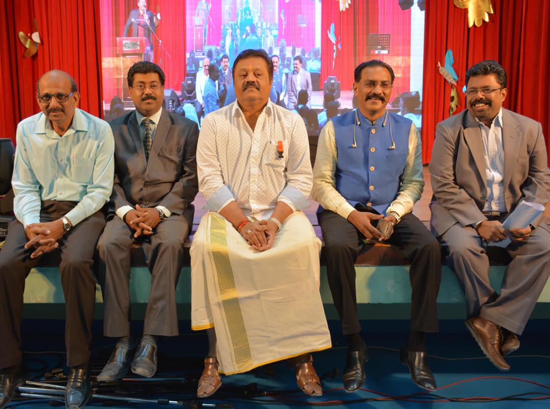 Photo-with-Suresh-Gopi-1